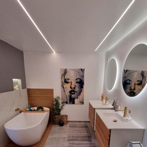 290165558_338908471765490_2202502593000879851_n